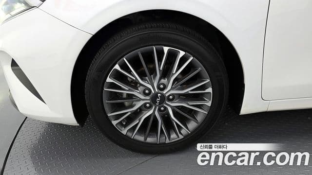 Kia The / новый New K3 2세대 Signature, 2023 все фото