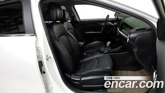 Kia The / новый New K3 2세대 Signature, 2023 11