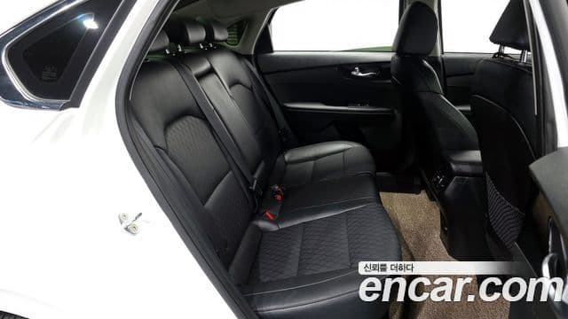 Kia The / новый New K3 2세대 Signature, 2023 12