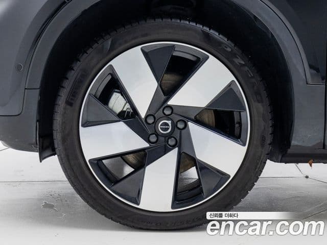 Volvo XC40 Recharge twin Ultimate, 2024 все фото