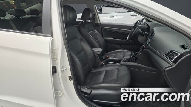 Hyundai Avante AD Special, 2016 10