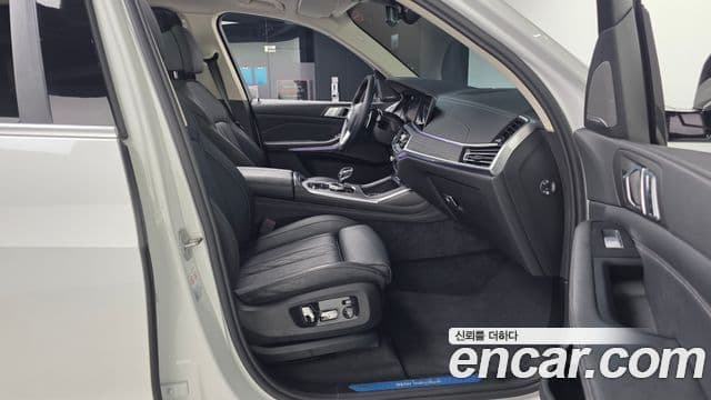 BMW X7 (G07) xDrive 30d Design Pure Excellence 6인승, 2020 11