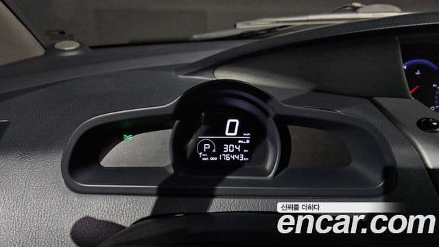 KG모빌리티(SsangYong) Korando 투리스모 4WD LT 9인승, 2014 8