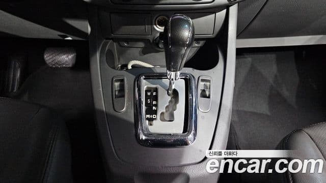 KG모빌리티(SsangYong) Korando 투리스모 4WD LT 9인승, 2014 9