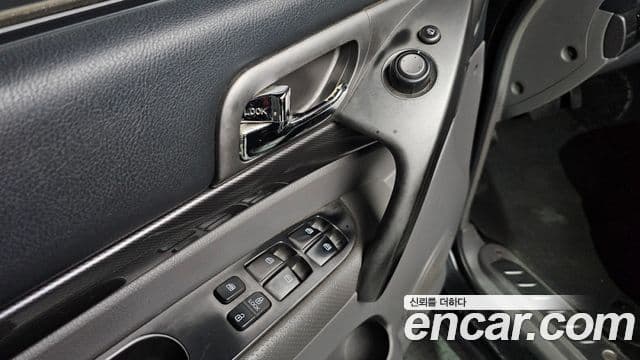 KG모빌리티(SsangYong) Korando 투리스모 4WD LT 9인승, 2014 17