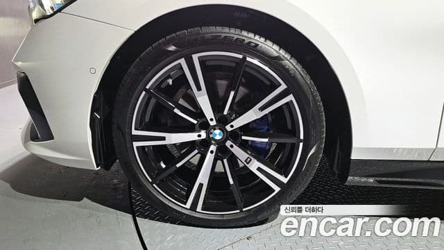BMW 5시리즈 (G60) 530i xDrive M Sport, 2025 все фото
