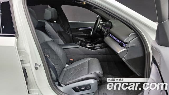 BMW 5시리즈 (G60) 530i xDrive M Sport, 2025 10