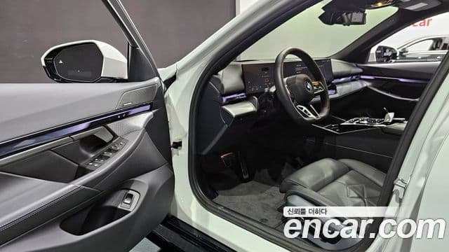 BMW 5시리즈 (G60) 530i xDrive M Sport, 2025 11