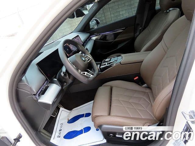 BMW 5시리즈 (G60) 520i M Sport, 2025 все фото