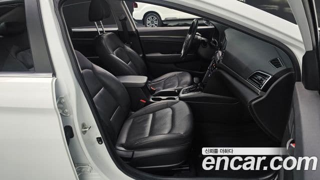 Hyundai Avante AD Modern, 2016 10