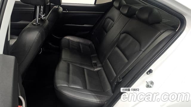 Hyundai Avante AD Modern, 2016 12