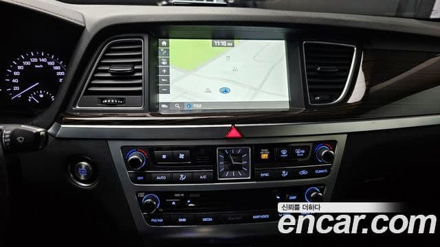 Genesis G80 Premium Luxury, 2017 16