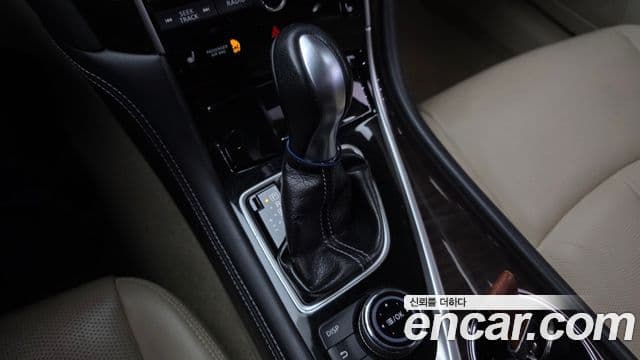 Infiniti Q50 Exclusive, 2015 9