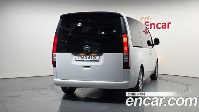 Hyundai Staria Modern, 2023 4