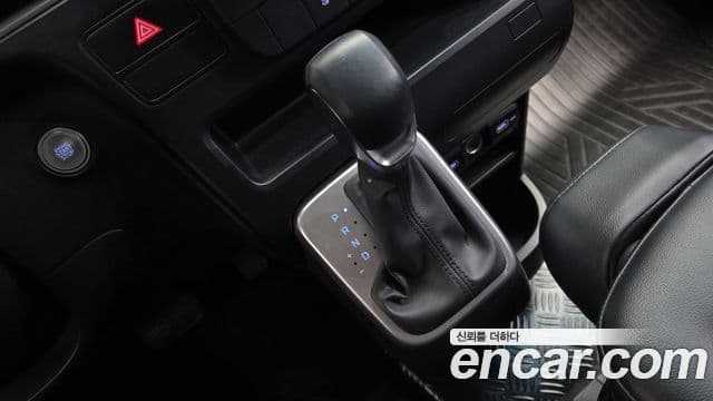 Hyundai Staria Modern, 2023 9