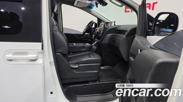 Hyundai Staria Modern, 2023 11