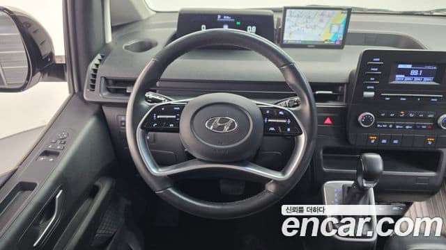 Hyundai Staria Modern, 2023 13