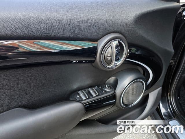 Mini Cooper D 3세대, 2015 13