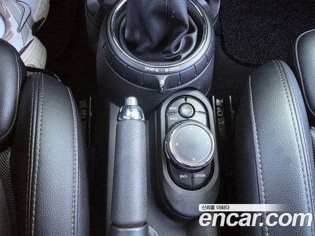 Mini Cooper D 3세대, 2015 19