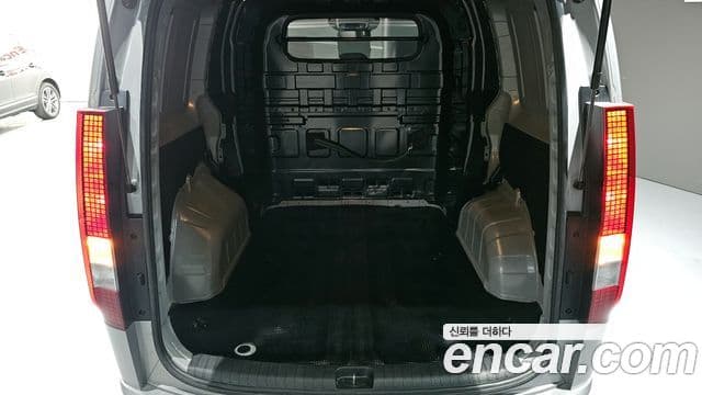 Hyundai Staria Modern, 2024 20