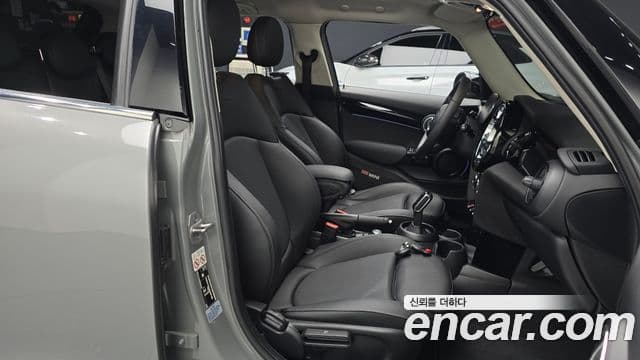 Mini Cooper 3세대, 2022 10