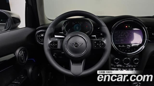 Mini Cooper 3세대, 2022 13