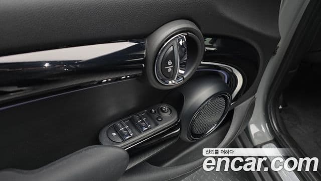 Mini Cooper 3세대, 2022 17