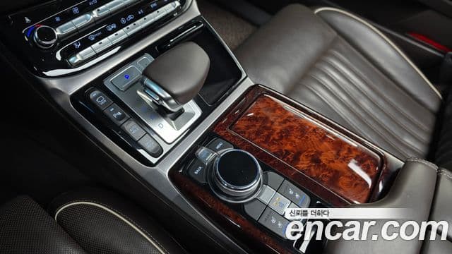 Genesis EQ900 Prestige, 2018 9