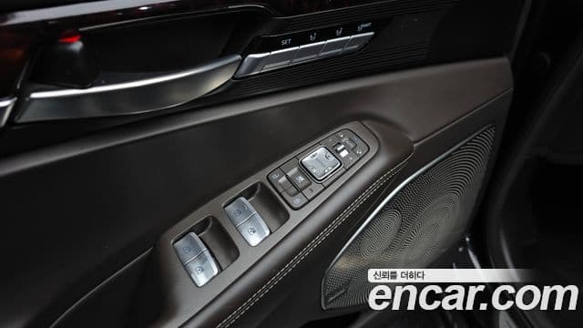 Genesis EQ900 Prestige, 2018 17