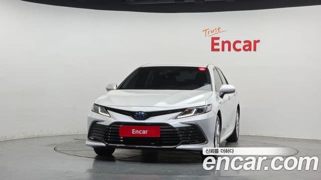 Toyota 캠리 (XV70) 2.5 LE гибрид, 2024 3