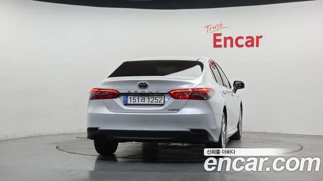 Toyota 캠리 (XV70) 2.5 LE гибрид, 2024 4