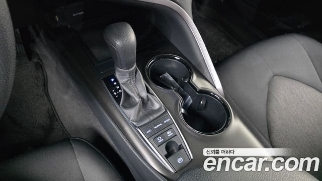 Toyota 캠리 (XV70) 2.5 LE гибрид, 2024 9