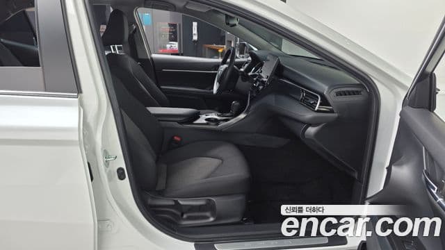 Toyota 캠리 (XV70) 2.5 LE гибрид, 2024 11