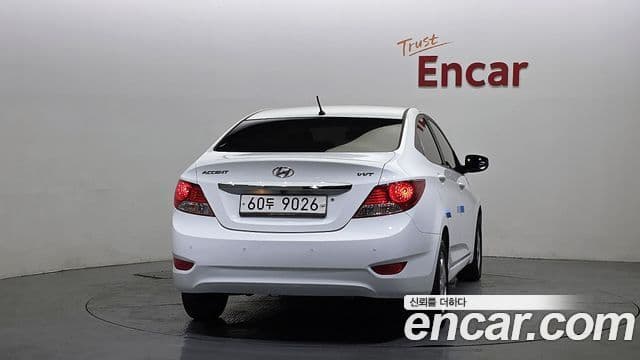 Hyundai Accent(новый кузов / новое поколение) Premier, 2012 4