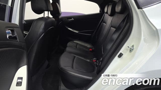 Hyundai Accent(новый кузов / новое поколение) Premier, 2012 11