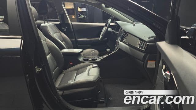 Kia Niro Prestige, 2018 11