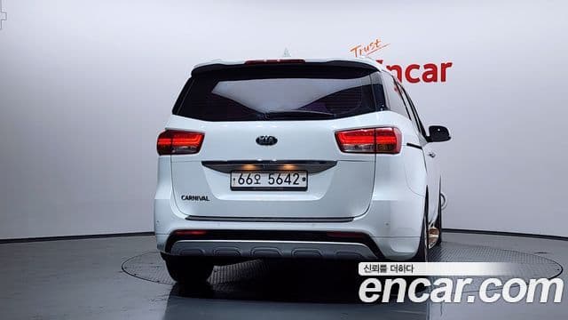 Kia All New Carnival Noblesse, 2016 4