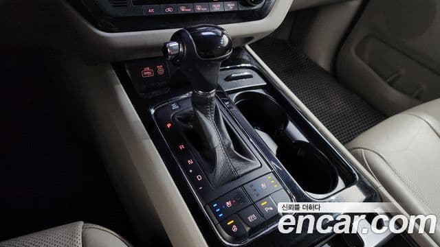 Kia All New Carnival Noblesse, 2016 9