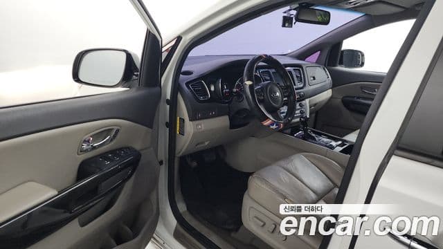 Kia All New Carnival Noblesse, 2016 10