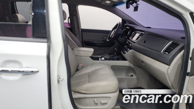 Kia All New Carnival Noblesse, 2016 11