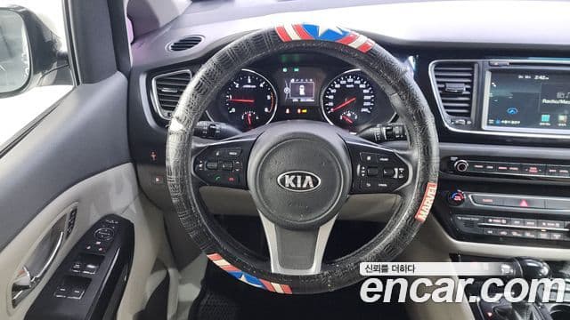 Kia All New Carnival Noblesse, 2016 13