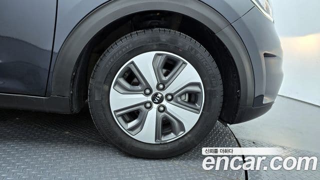 Kia Niro Luxury, 2018 все фото