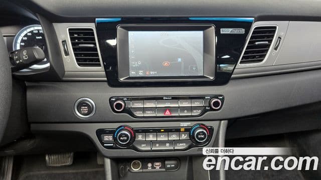 Kia Niro Luxury, 2018 17