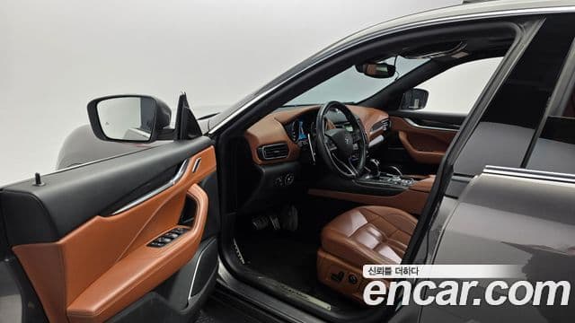 Maserati Levante 3.0 дизель AWD GranSport, 2018 10