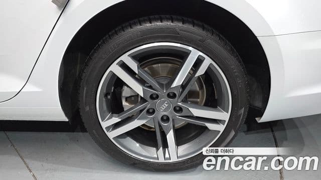 Audi A4 (B9) Premium, 2019 все фото