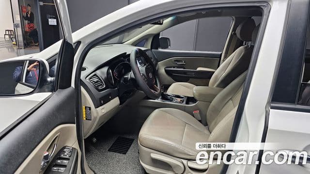 Kia The / новый New Carnival Luxury, 2020 10