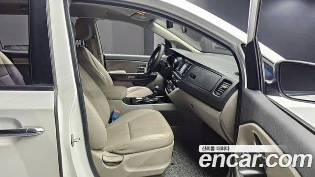 Kia The / новый New Carnival Luxury, 2020 11