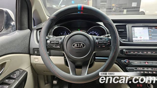 Kia The / новый New Carnival Luxury, 2020 13