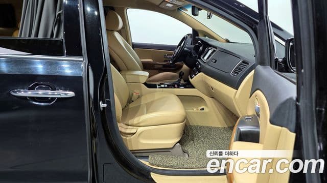 Kia All New Carnival Prestige, 2015 11