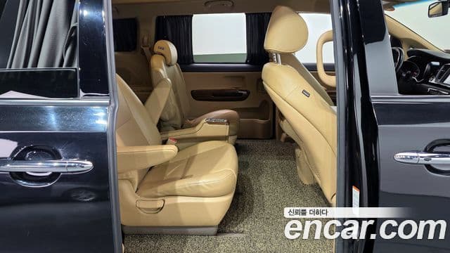 Kia All New Carnival Prestige, 2015 12